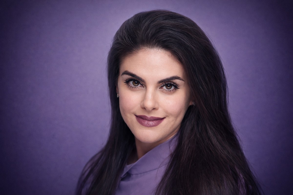 Portrait of Anosha Zanjani, Founder and Principal of Mindful Insights Consulting